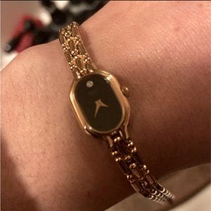 Seiko Gold vintage women’s watch with a diamond accent on the face